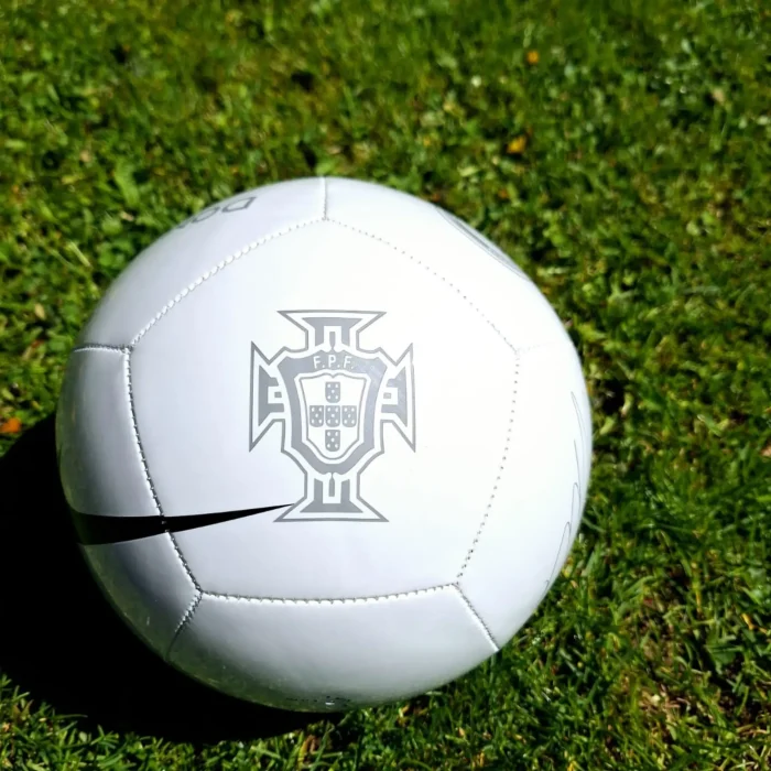 UV-Lasergravur-Fußball-mit-gewünschten-Gravur