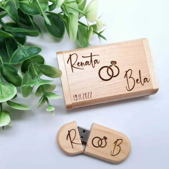holz-usb-box-und-usb-mit-uv-dunkel-gravur-für-hochzeit