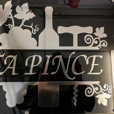 Firmenschild Bata Pince