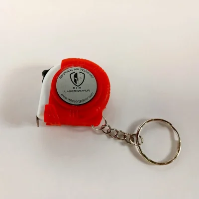 Massband Schlüsselanhänger rot mit Wunschgravur