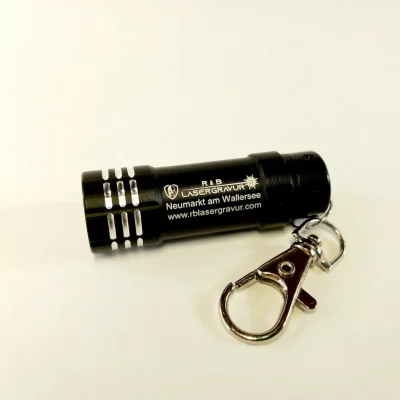 Mini Taschenlampe Schlüsselanhänger schwarz mit Wunschgravur